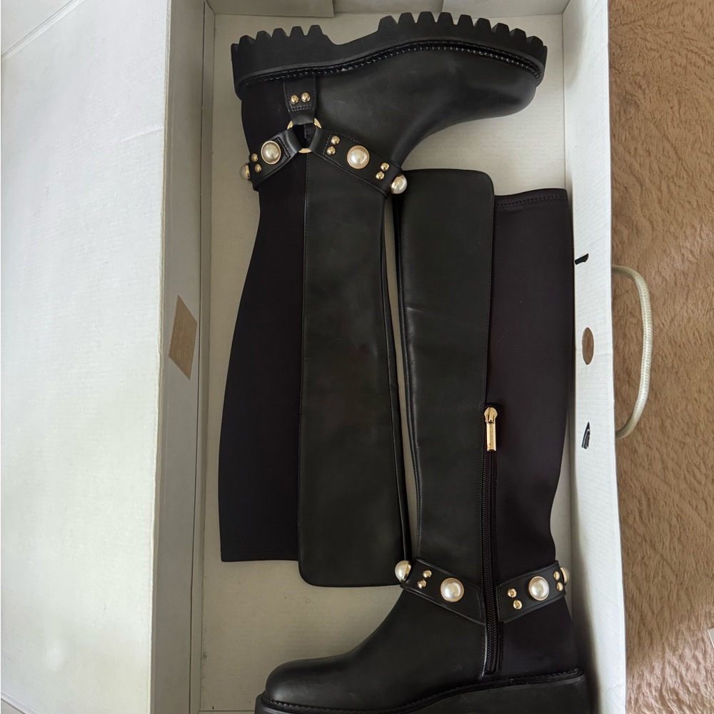 Karl Lagerfeld Paris Renley Boots - Picture 2 of 7